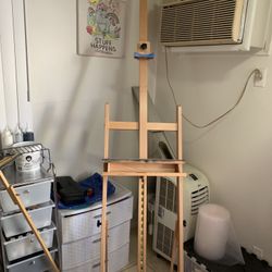 Large, Retractable Easel