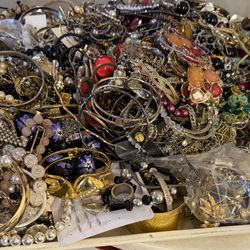 Jewelry Lot 25-30 Pounds 