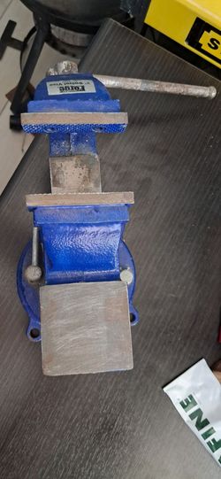 3.5" swivel vise