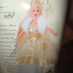 Special 2000 Edition Holiday Barbie (Gold Gown)