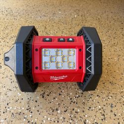 Milwaukee M18 ROVER 18-Volt Lithium-Ion Cordless 1500 Lumens LED Flood Light (Tool-Only)