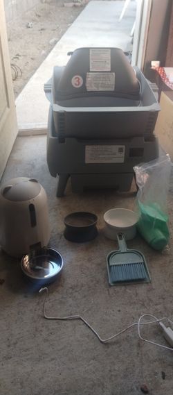Self-cleaning Litter Box