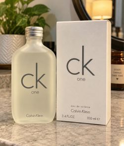 Calvin Klein CK One EDT 100ml | 3.4 FL OZ | Classic Men’s Designer Cologne | Fresh Citrus & Clean Signature Scent | New