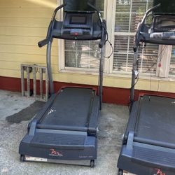 “WORK OUT(( FREE MOTION 11.9 INCLINE TRAIN)) TREADMILL WITH TV”