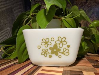 Vintage Pyrex Spring Blossom (Crazy Daisy) 501-B Refrigerator Dish