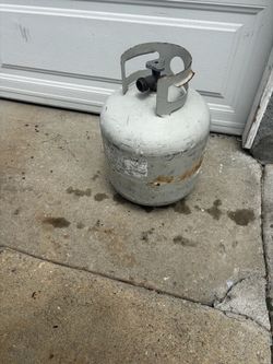 Full gas propan tank