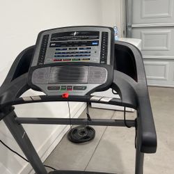 Nordic track pro treadmill ! 190$