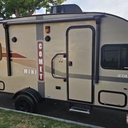 2017 16' Starcraft Comet mini 16QB
Travel Trailer Sleeps 4
Rear Queen 