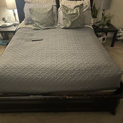 Queen Size Frame With Headboard And Dresser With Mirror