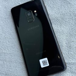 Samsung Galaxy S9  ,Factory Unlocked,  Excellent Condition Like New 