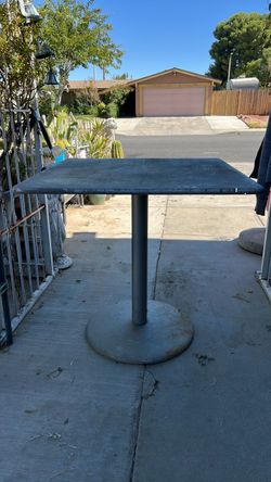 Square Pedestal Bistro30” x 30” Table