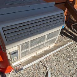 energy star window 12,000 BTU air conditioner