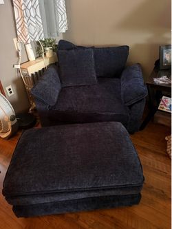 Oversized chair and ottoman / blue