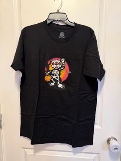 Unisex Buc-ees Halloween Shirt CaniỊạt Talk Now Doing Spooky Stuff T-Shirt - Adult size large