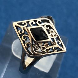 Ring ,Engraved Sterling Silver 925,Flower Design ,Onyx Stone , Size 7.75
