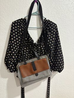 Woman 👩 really nice bundle all purses 👛 good brands