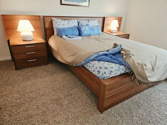 Modern Queen Bed / Two Nightstands / Like New Simmons Luxury Firm Matress & Two Lamps SEE DESCRIPTION