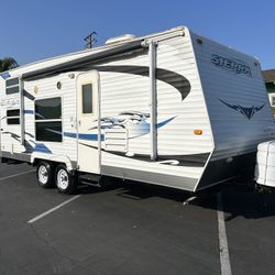 2008 Forest River Sierra 23ft Toy Hauler. 