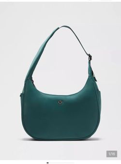 Lululemon 4L deep marina shoulder bag