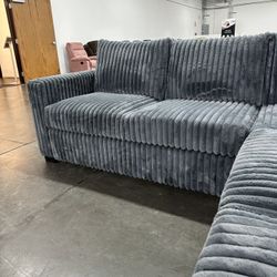 4-Piece Sectional Set W/ Ottoman   💢   Bonito Seccional De 4 Piezas  Color Gris Oscuro   💢   One-Arm Loveseat x 2 + Corner Wedge + Cocktail Ottoman 