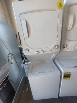 Ge Dryer end washer stackable 220 v
