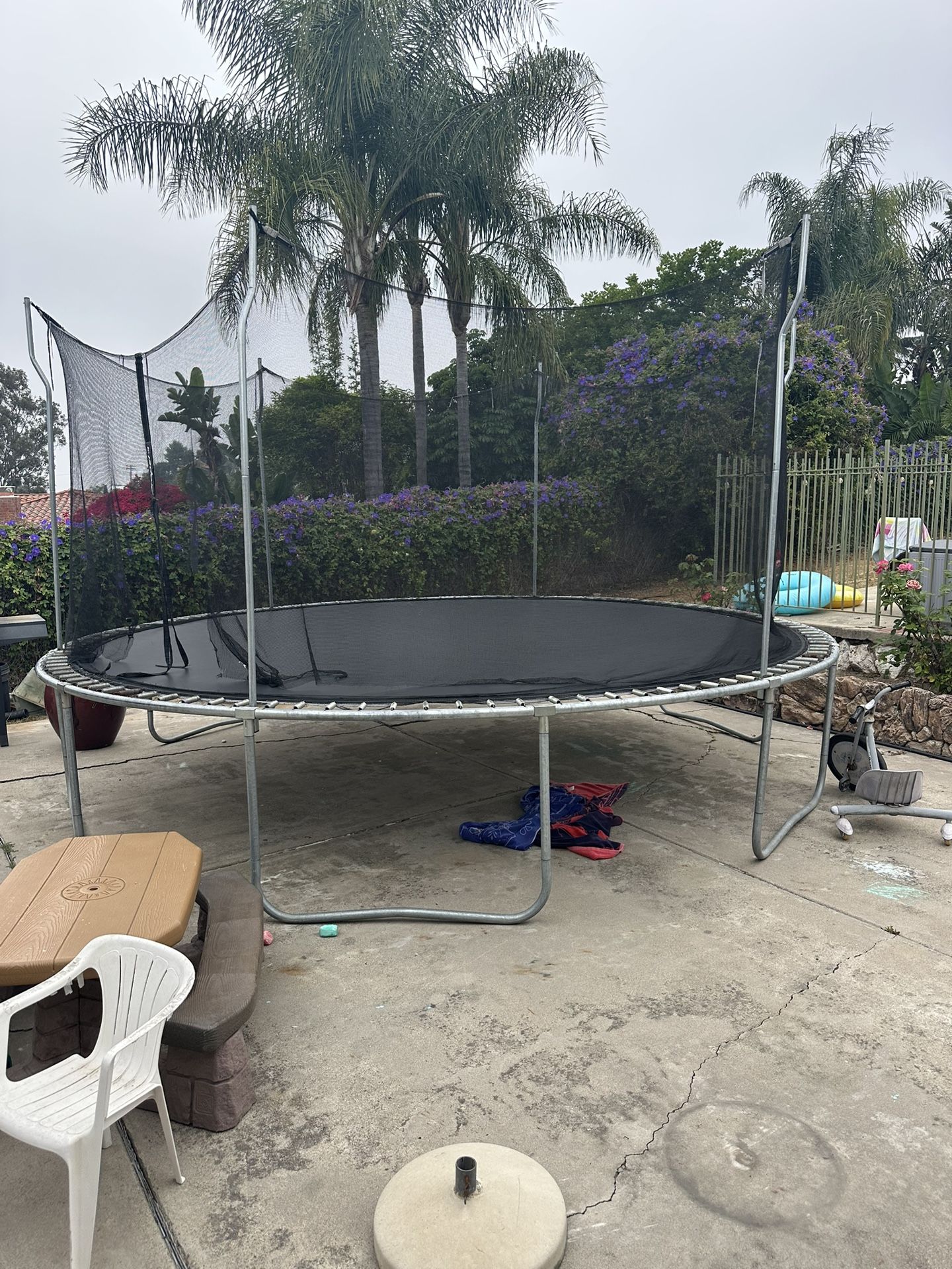 14’ Trampoline