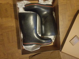 Authentic Gucci rain Boots size 8