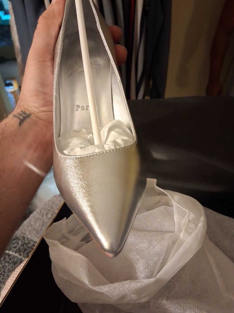CHRISTIAN LOUBOUTIN $550 *OBO MAKENOFFER TRADE OFFICIAL LOOK THEM UP OBO MAKE OFFER TRADE BRAND NEW LOUBOUTIN SIZE 7.5