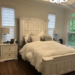 White Distressed Finish Queen Bedroom Set – Bed Frame + Dresser + Nightstands (No Mattress)