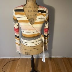 Billabong, Long Sleeve Wrap Shirt Size Small multicolor