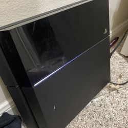 PS4 + 4 Games