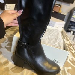NEW Women Tall boots Size 6.5M $25 Each 