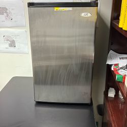 Refrigerator SPT 