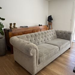 Free Couch 