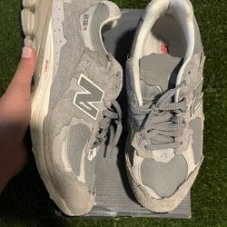 New Balence 2002r Protection Pack Grey Size 9