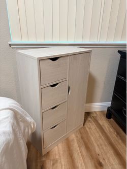Cabinet with drawers