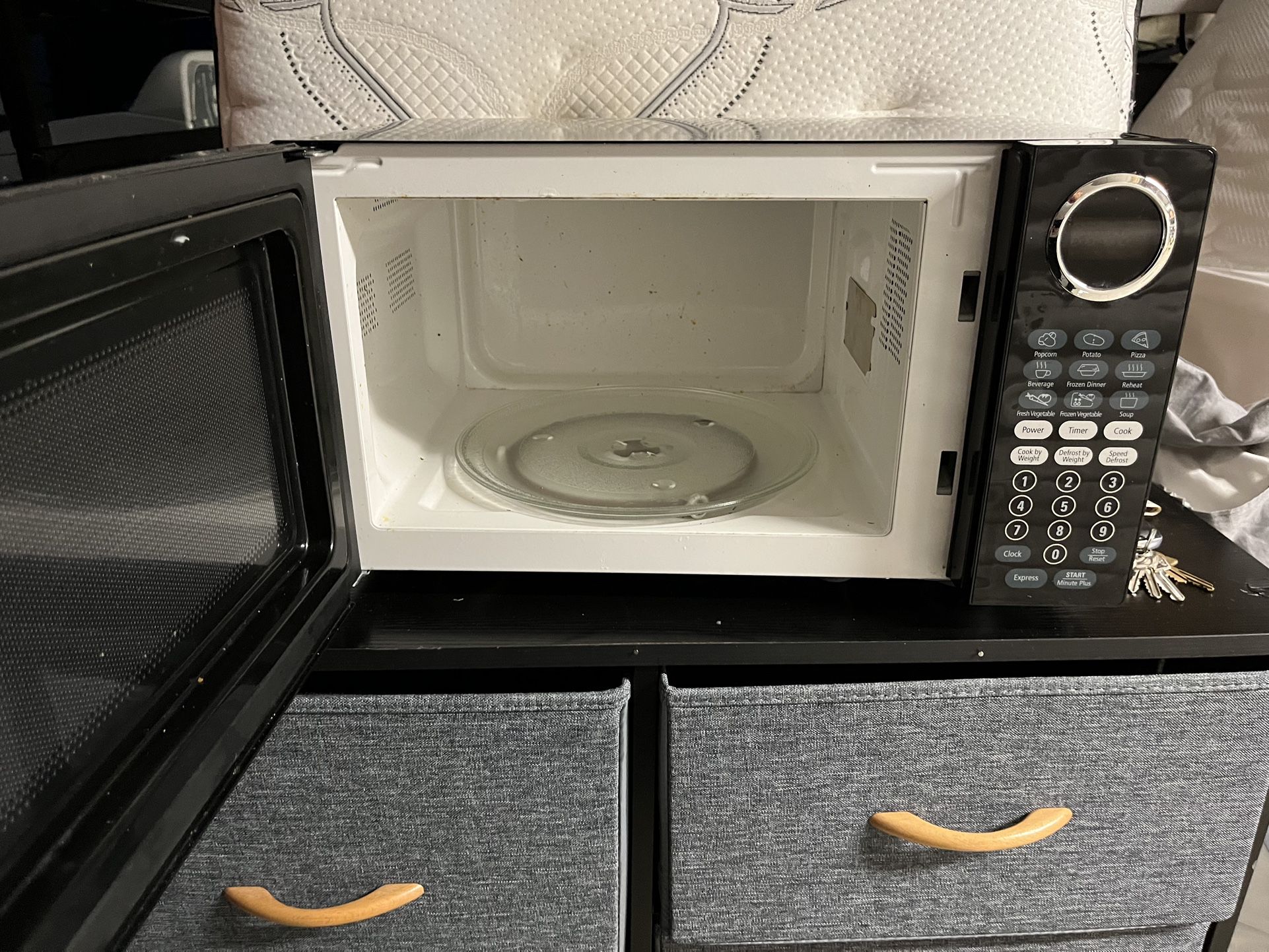 Sunbeam Microwave for Sale in Cary, NC - OfferUp