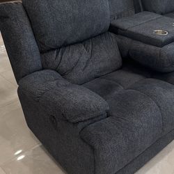 🛋️ Townsend Living Room Sofa – Gray  For Sale: $700.00 or Best Offer Pick Up Only