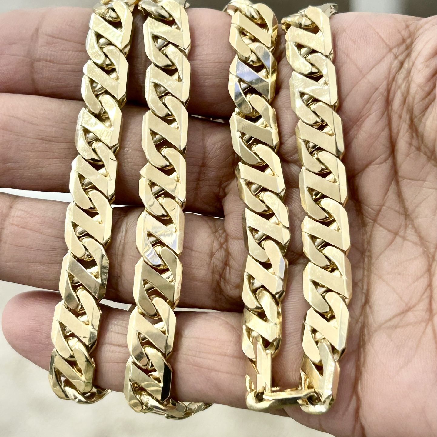 100 Gms 10KT YG Fancy Link Solid Chain