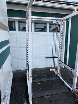 Weight bench/squat rack, cable pull