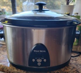 West Bend Slow Cooker with Glass Lid