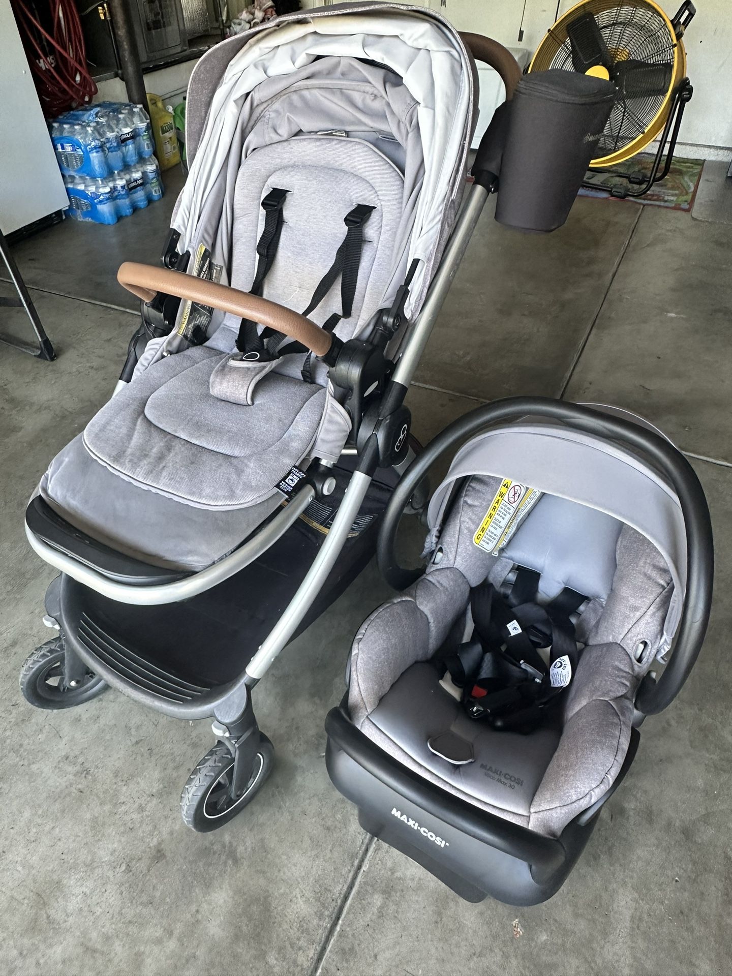 Maxi Cosi Adorra in Modular Travel System with Mico Max