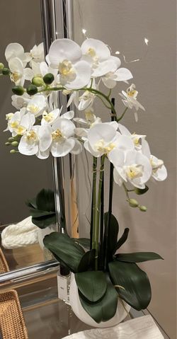 House decorations flower is available