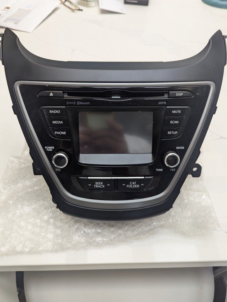 Hyundai Elantra OEM Radio/Infotainment Reciever