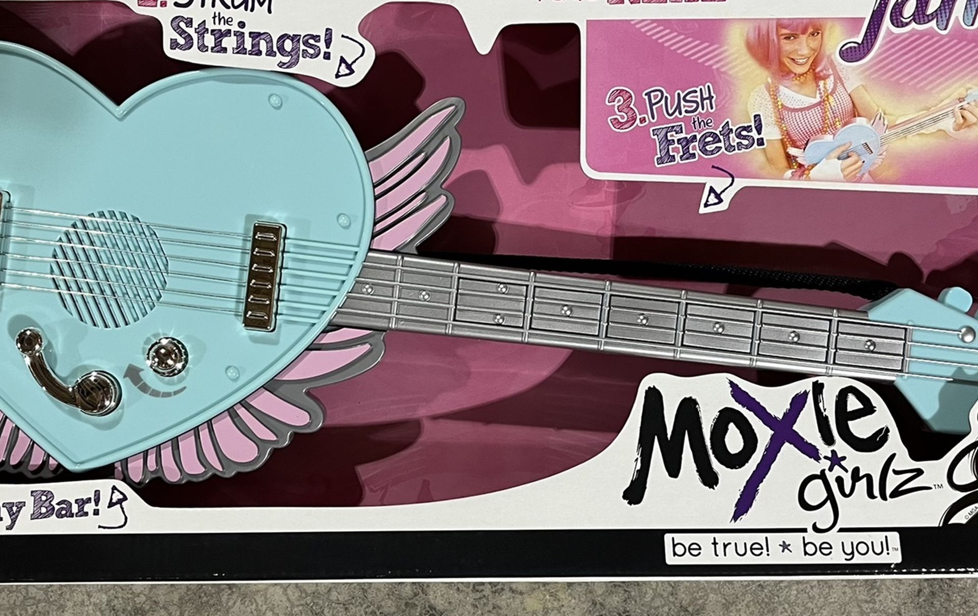 Retired Toy! Moxie Girls Jammaz Guitar, BRAND NEW!