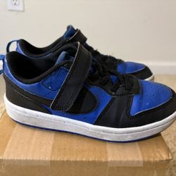 Boys Nike Shoes Size 13.5