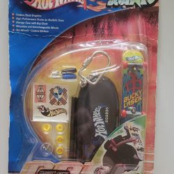 Mattel Hot Wheels Board Core "Bucky Lasek" Finger Board/ Skateboard #3/4 (2001)