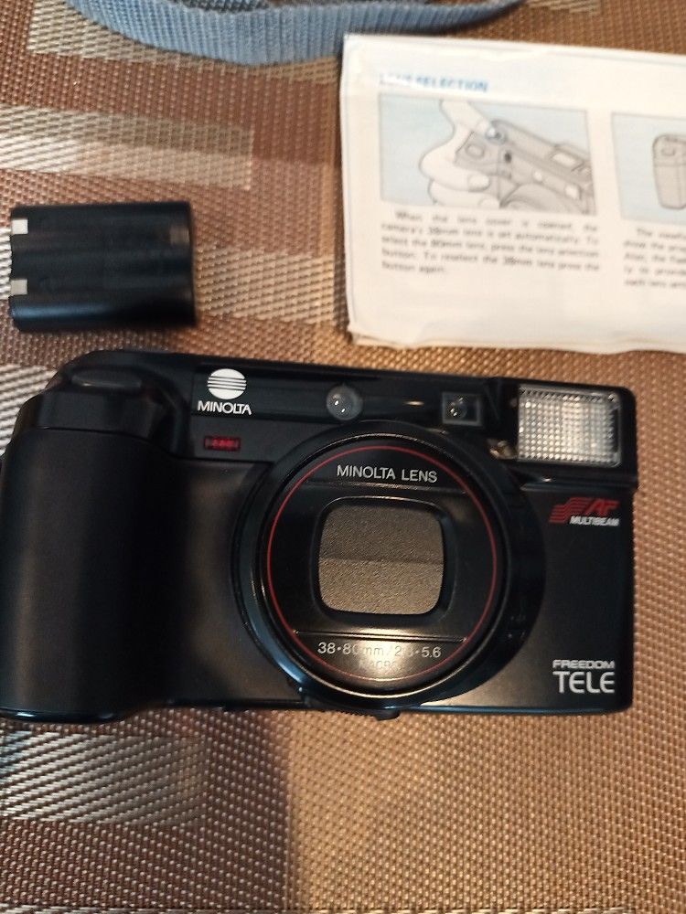 Minolta Liberty Tele AF 35mm Camera with 38-80mm/2.8-5.6 Multi Beam Macro Lens
With Original Case