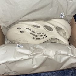 Yeezy Foamrunner Sand