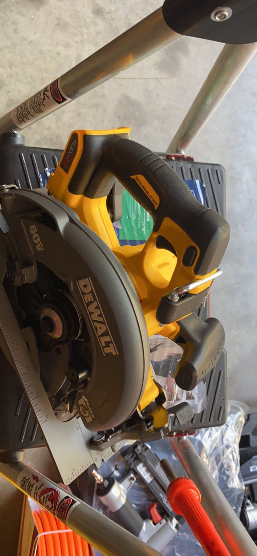 Flexvolt Circular Dewalt Circular Saw 60 Volt DEWALT FLEXVOLT 60